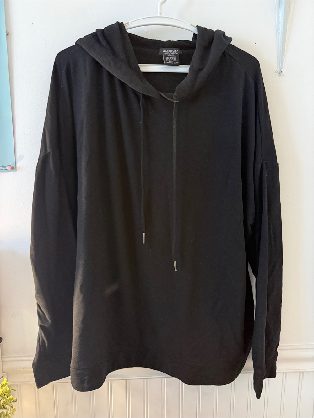 Women’s Black Hooded Long-Sleeve Shirt